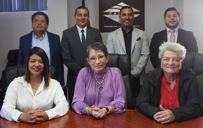 Fotografía de los miembros de Junta Directiva.
